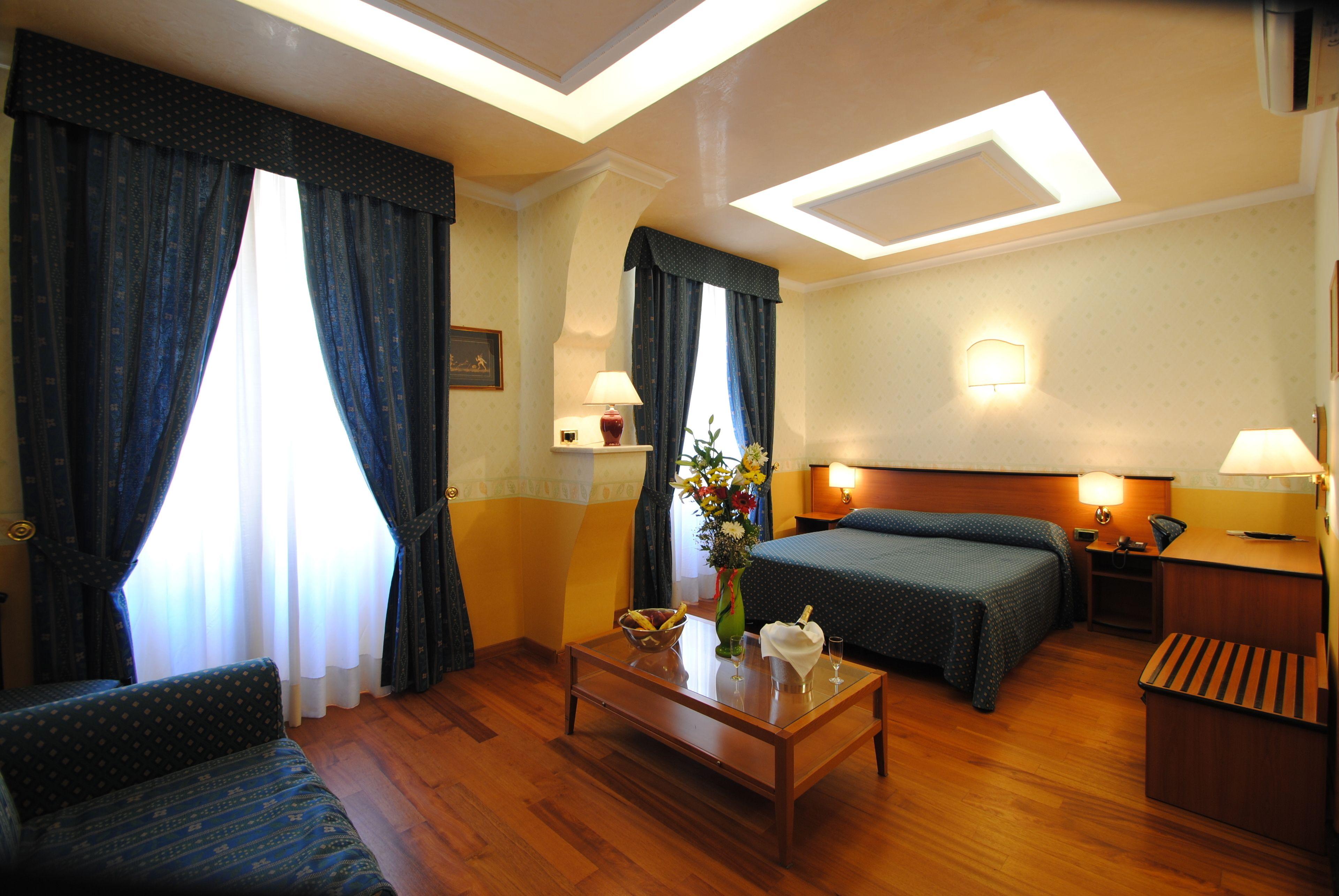 Hotel Verona Rome — Photos 1